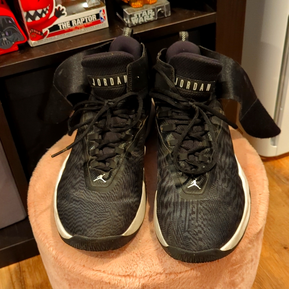 Jordan Fly Unlimited Mens AA1282-010 Anthracite Gray Black Basketball Sz 10.5